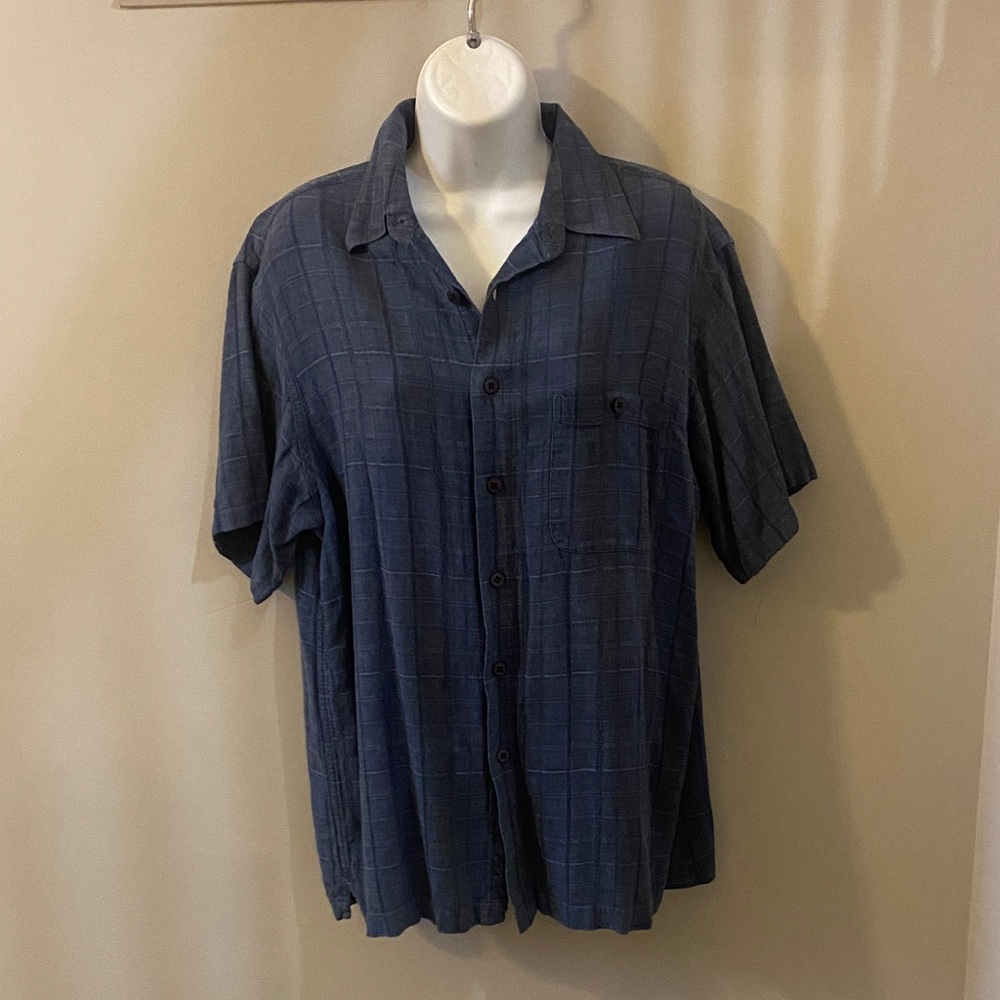 Mens short sleeve medium button down shirt. Washable Linen.